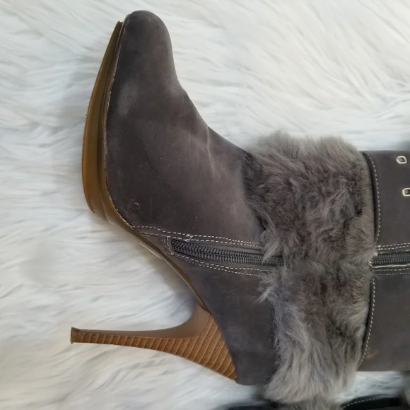 SELINA Gray Heeled Ankle Boots SIZE 9, Zip closure on the side. - Picture 9 of 16